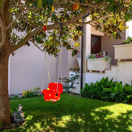 Apartment Sunny Garden A2 *