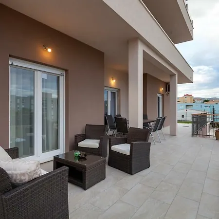 Sunny Garden A2 * Σπλιτ