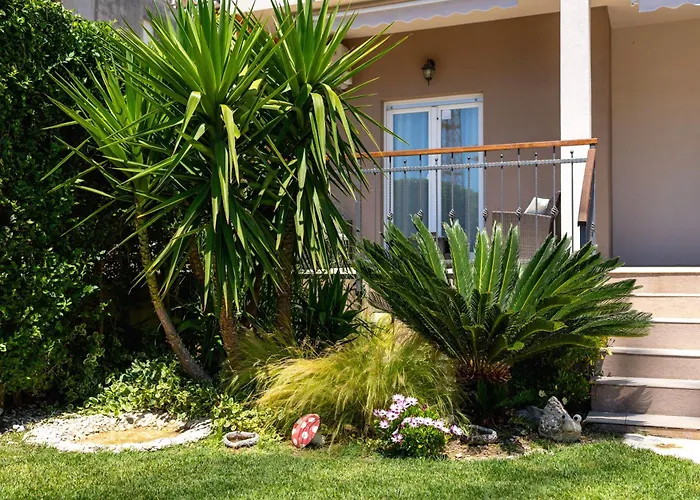 Sunny Garden A2 Апартаменти