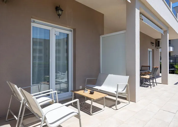 Апартаменти Sunny Garden A2