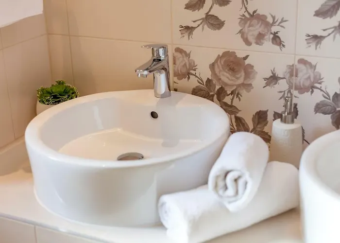 Апартаменти Sunny Garden A2 *