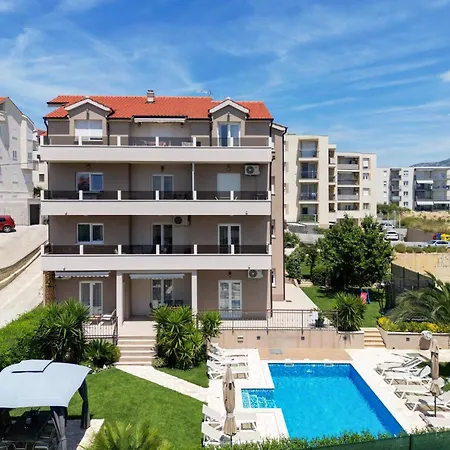 Apartment Sunny Garden A2 *